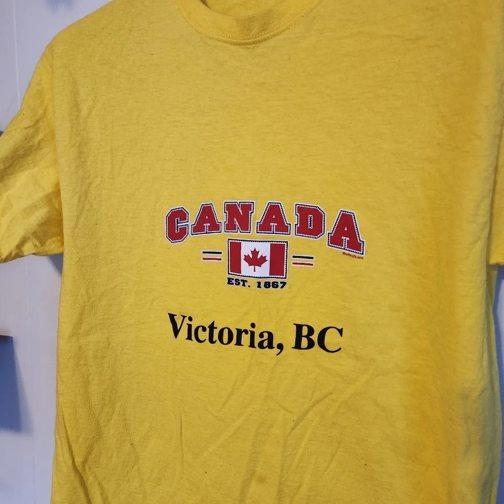 Vintage 90s Yellow Victoria BC Short Sleeve Graphic Tee T-Shirt 1990s Pr… - Picture 2 of 8
